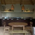 Dereva Chalet Yablunytsya